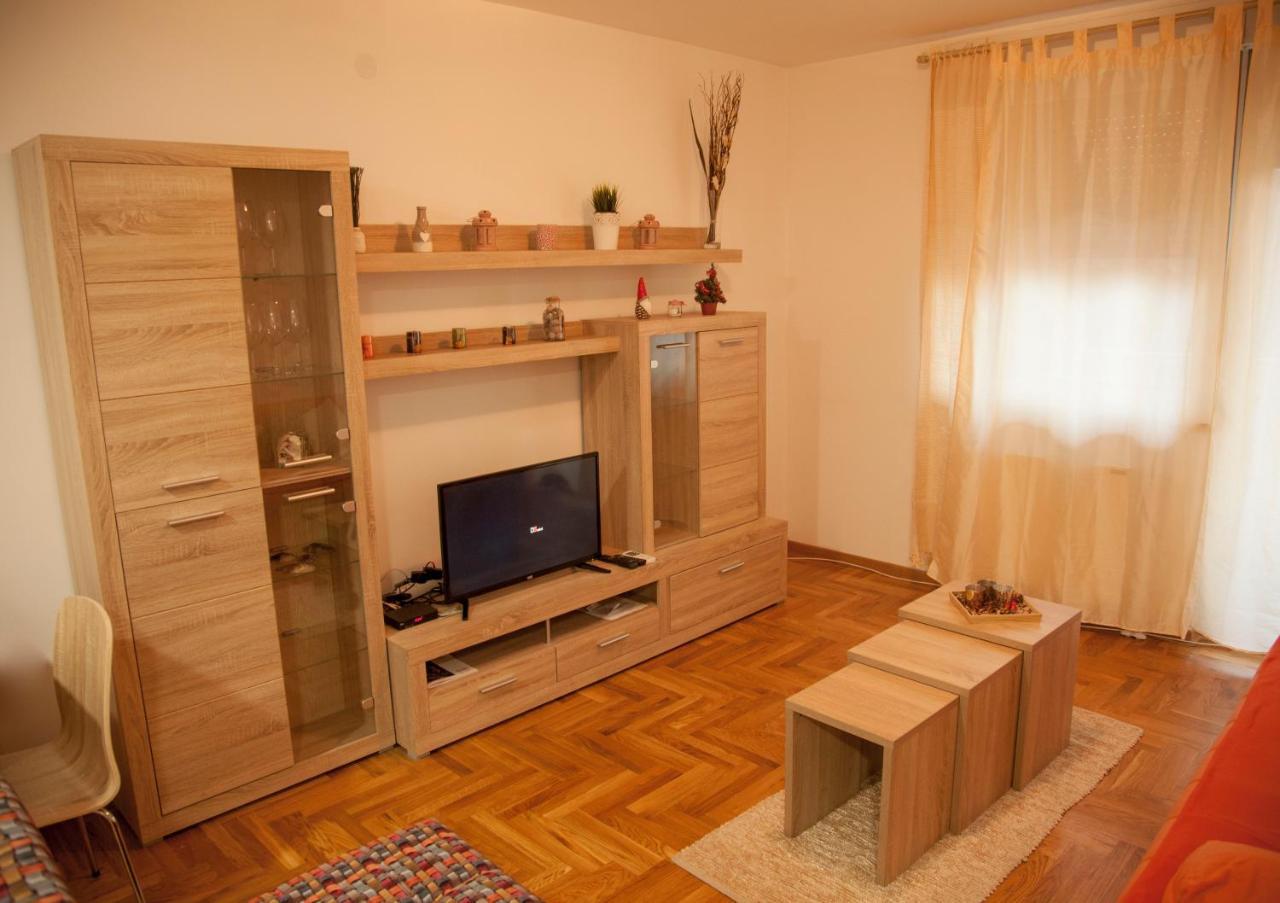 Apartment Vas Raj Novi Sad Bagian luar foto