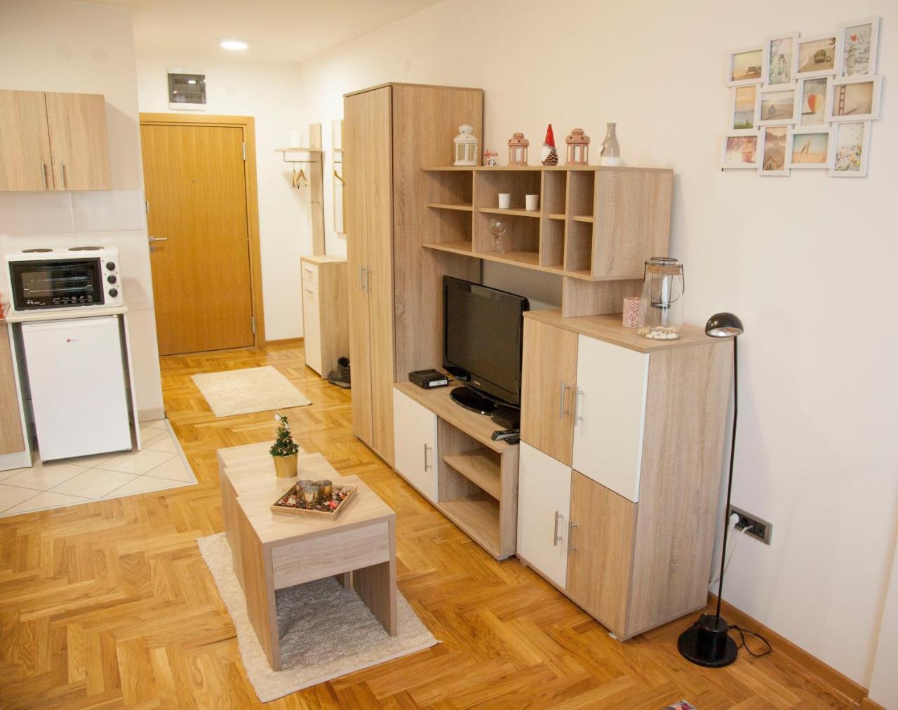 Apartment Vas Raj Novi Sad Bagian luar foto